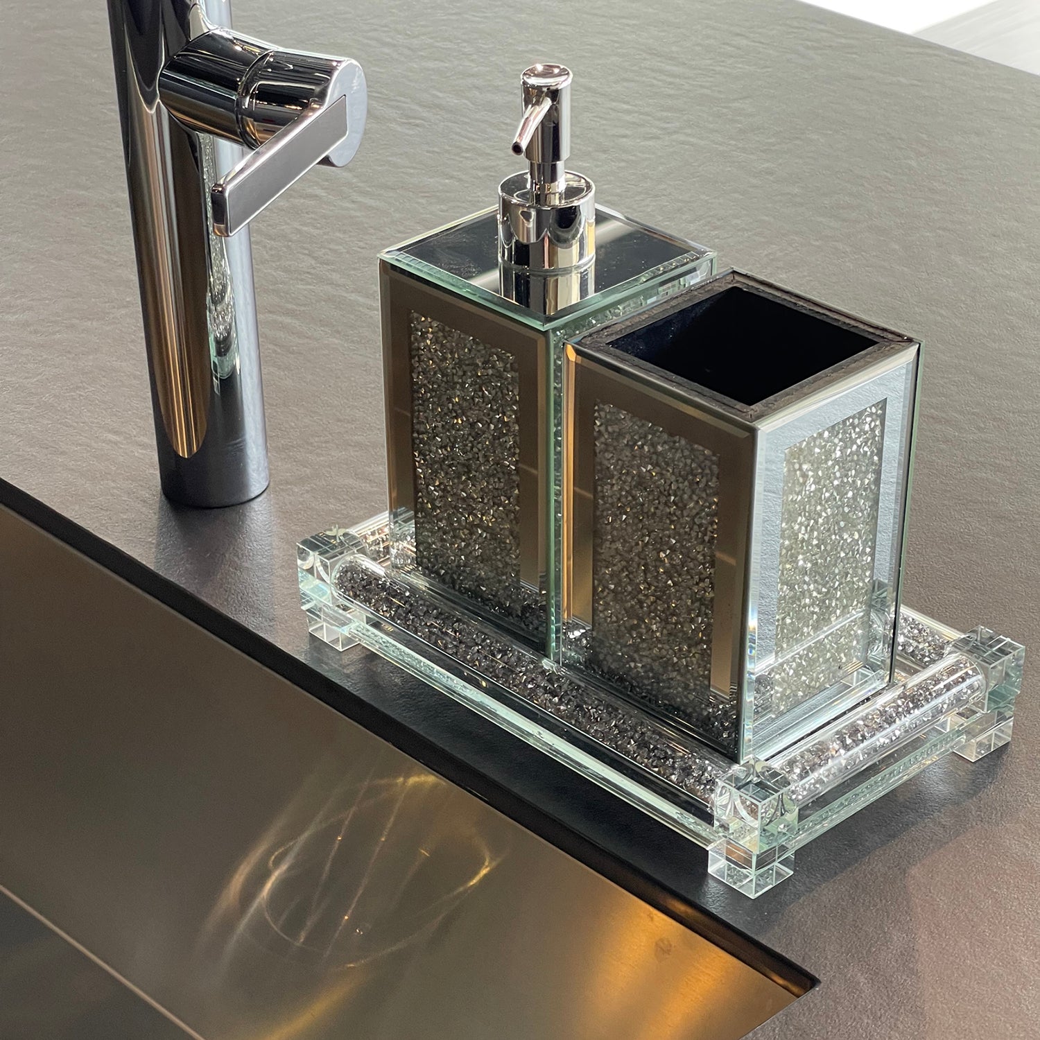 Yodudm Silver Diamond Bathroom Accessories Set, 3 Piece Bathroom Accessory  Decor Sets Fills with Crushed Diamond Crystals Luxury for Home Decor,  Includes Soap Dispenser, Toothbrush Holder, Soap Dish 